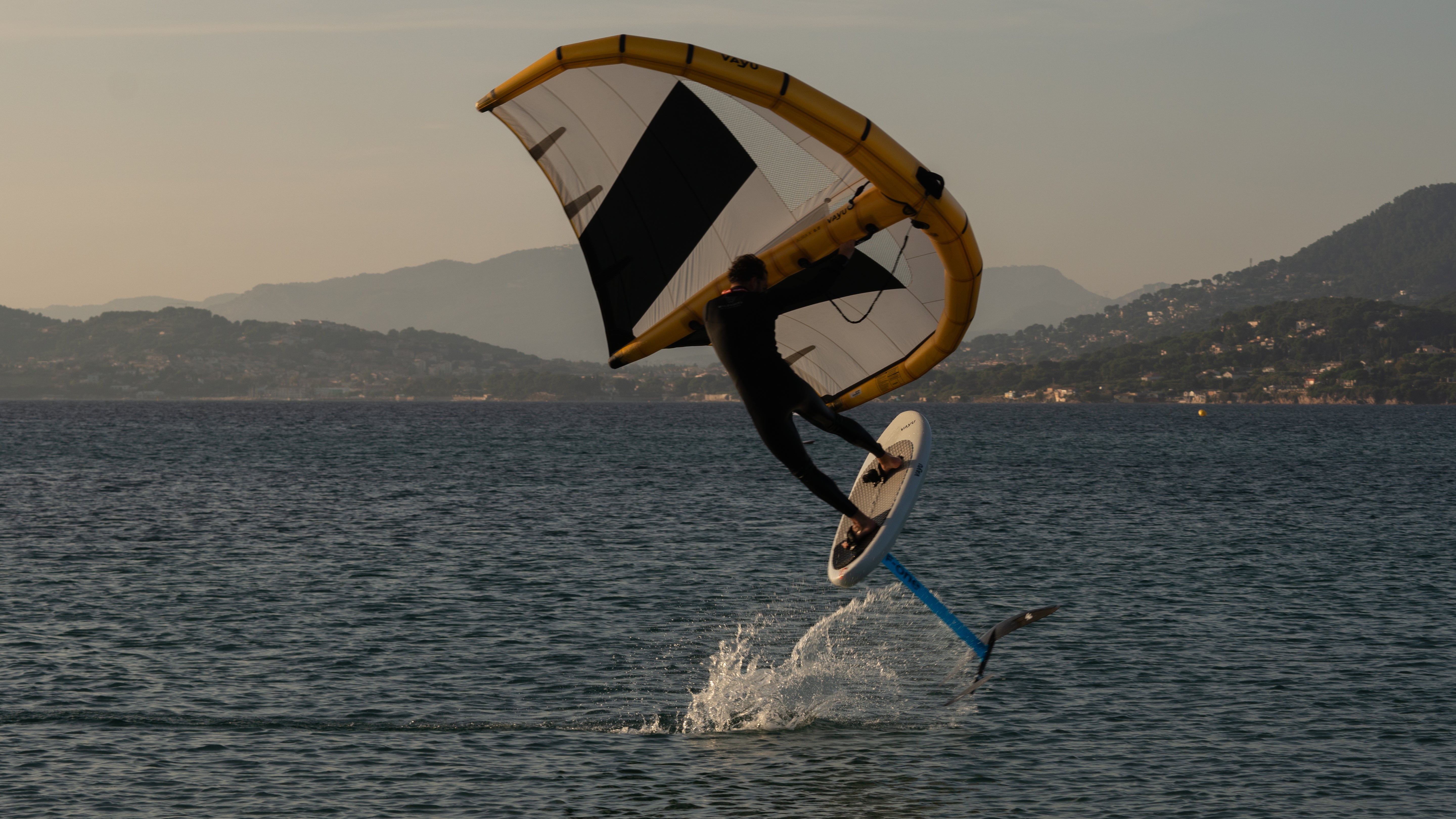 Vayu Fly R wingfoil board - OnFoil